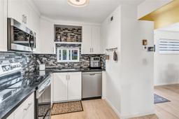 Picture of 411 S Hollybrook Dr # 205, Pembroke Pines, FL 33025