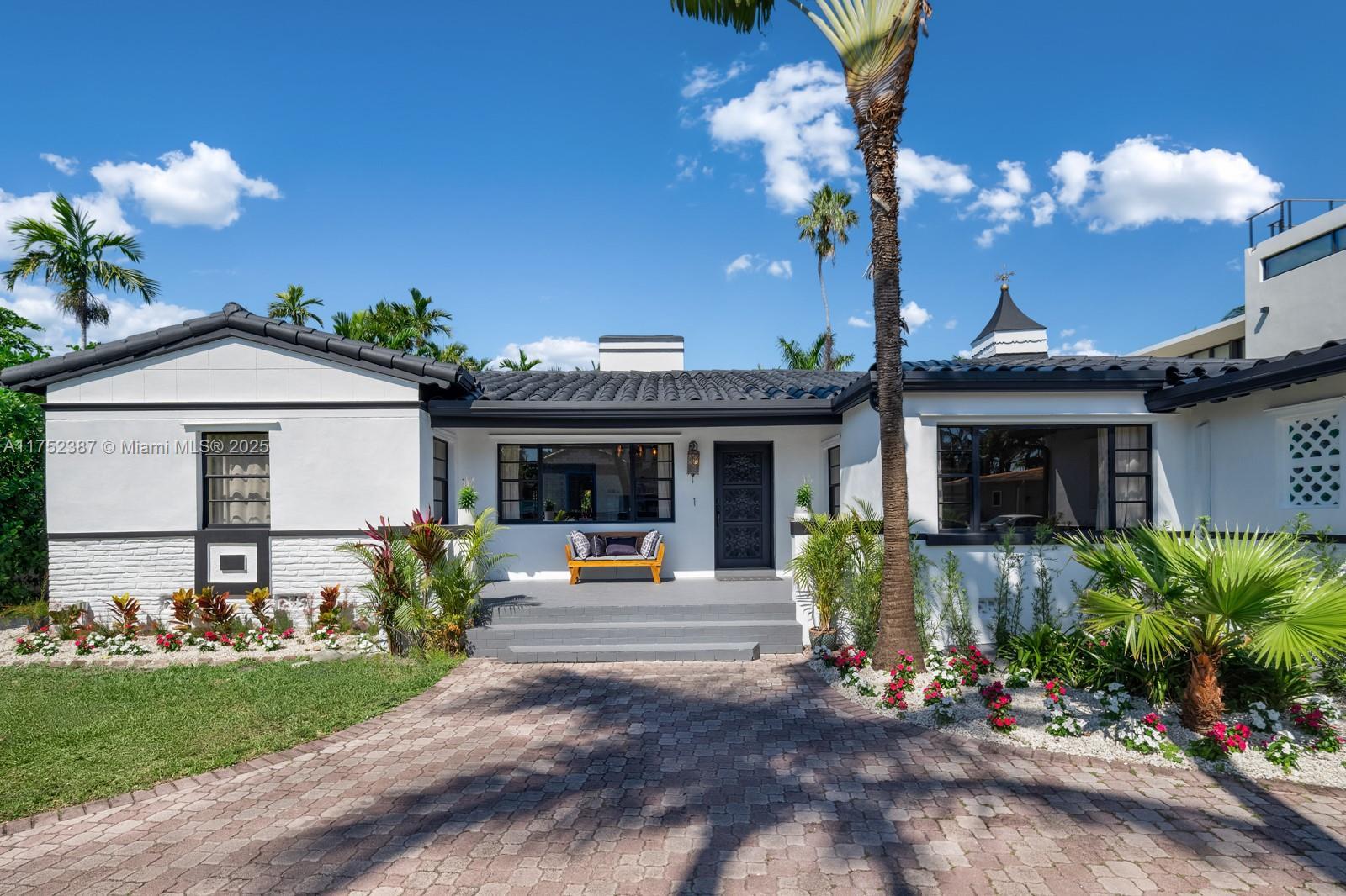 Picture of 118 E 3Rd Ct, Miami Beach, FL 33139