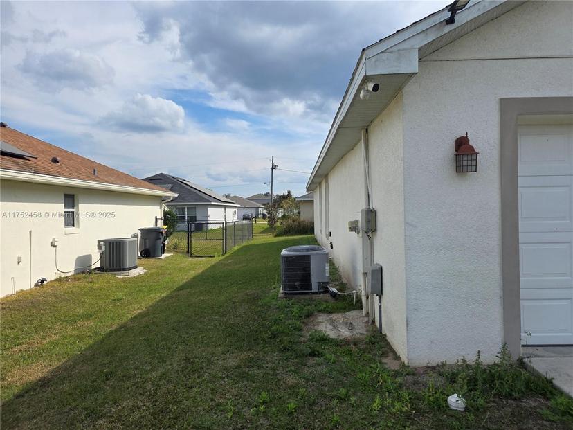 Picture of 339 Drum Ct, Other City - In The State Of Florida FL 34759