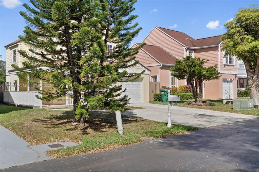 Picture of 11719 SW 113Th Ter, Miami FL 33186
