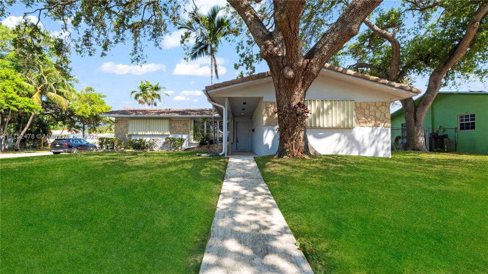 Picture of 3349 W Park Rd, Hollywood, FL 33021