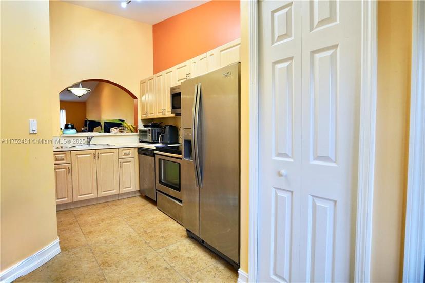 Picture of 935 NE 33Rd Ter # 202, Homestead FL 33033