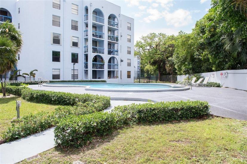 Picture of 9460 Fontainebleau Blvd # 132, Miami FL 33172