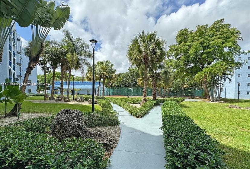 Picture of 9460 Fontainebleau Blvd # 132, Miami FL 33172