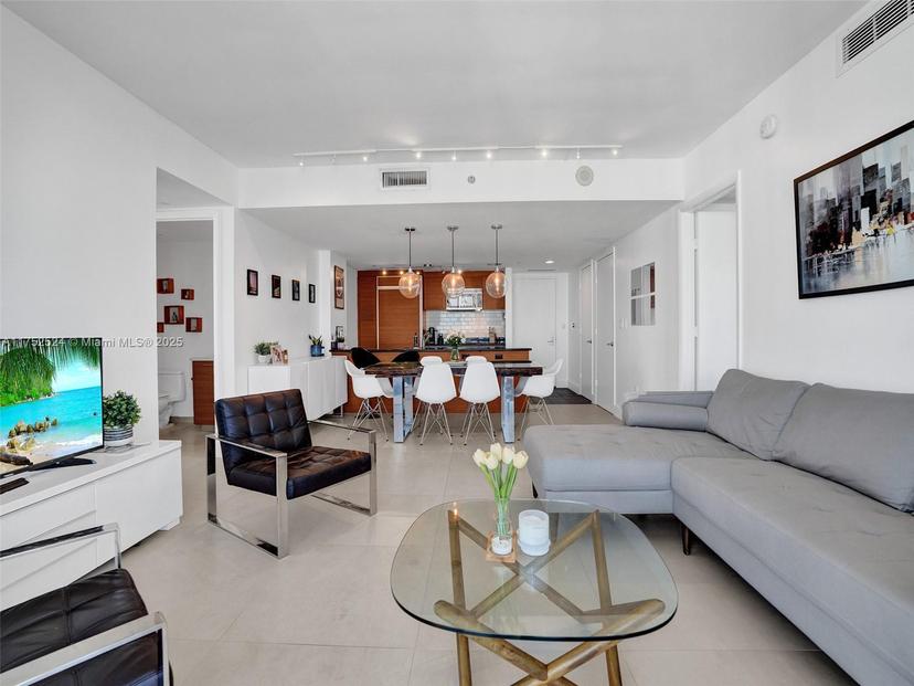 Picture of 50 Biscayne Blvd # 3301, Miami FL 33132