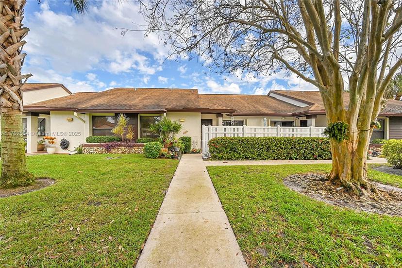Picture of 3340 S Carambola Cir S # 0, Coconut Creek FL 33066