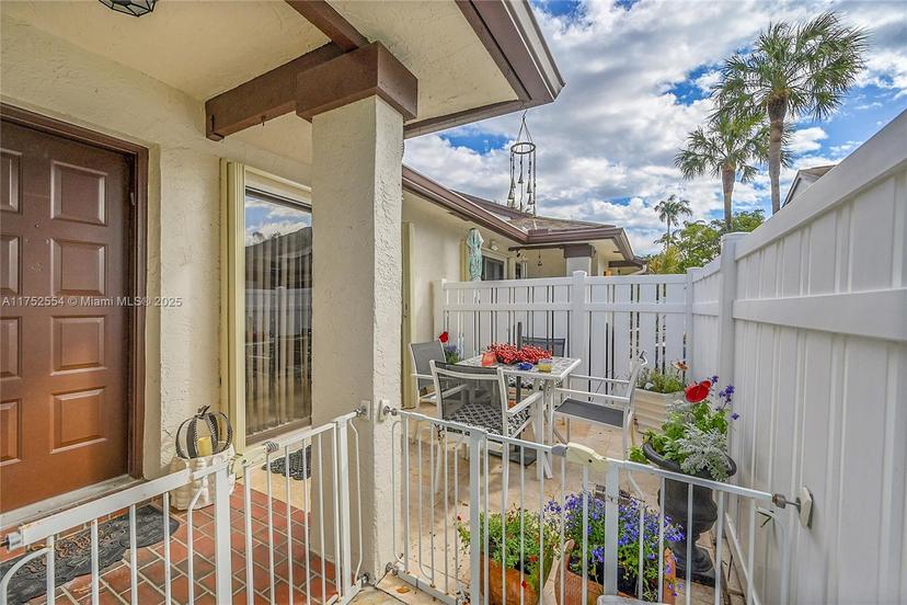 Picture of 3340 S Carambola Cir S # 0, Coconut Creek FL 33066
