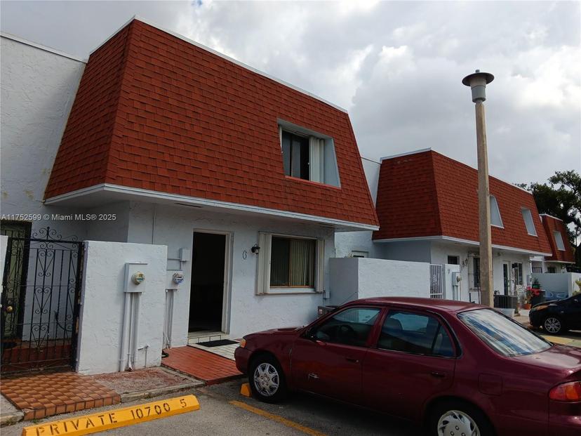 Picture of 10700 NW 7Th St # 6A, Miami FL 33172