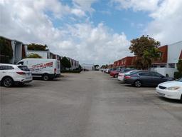 Picture of 10700 NW 7Th St # 6A, Miami, FL 33172