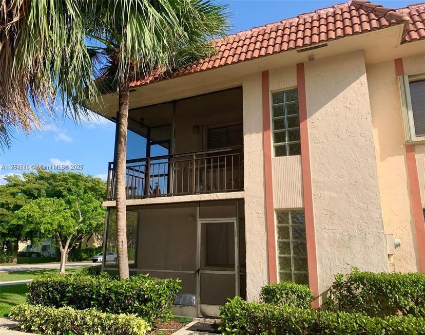 Picture of 399 Lakeview Dr # 101, Weston FL 33326