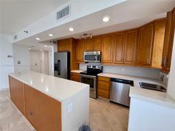 Picture of 770 Claughton Island Dr # 15, Miami, FL 33131