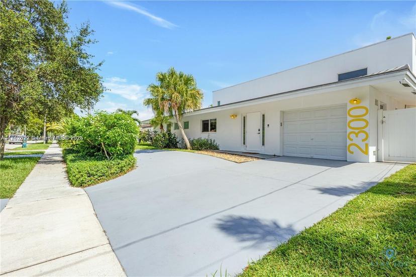 Picture of 2300 NE 48Ct, Lighthouse Point FL 33064