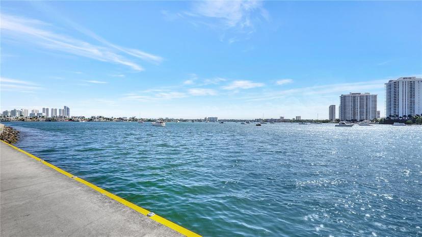 Picture of 2905 Point East Dr # L208, Aventura FL 33160