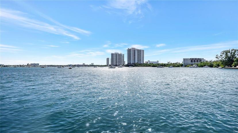 Picture of 2905 Point East Dr # L208, Aventura FL 33160