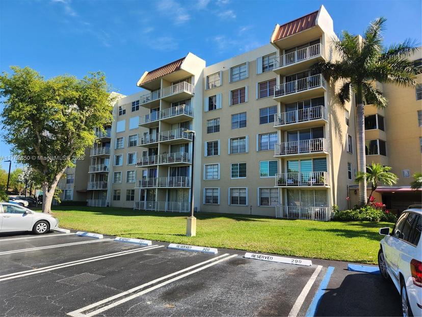 Picture of 13120 SW 92Nd Ave # 106, Miami FL 33176