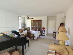Picture of 13120 SW 92Nd Ave # 106, Miami, FL 33176