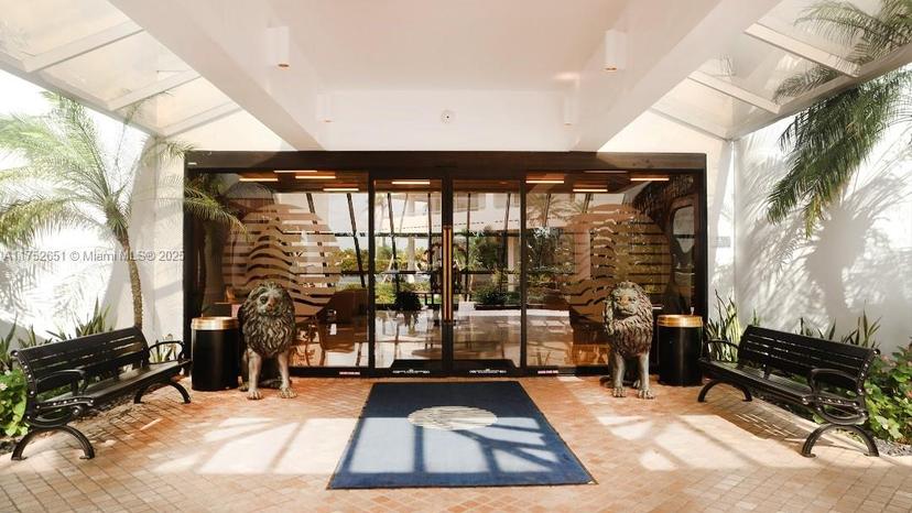 Picture of 19707 Turnberry Way # 21D, Aventura FL 33180
