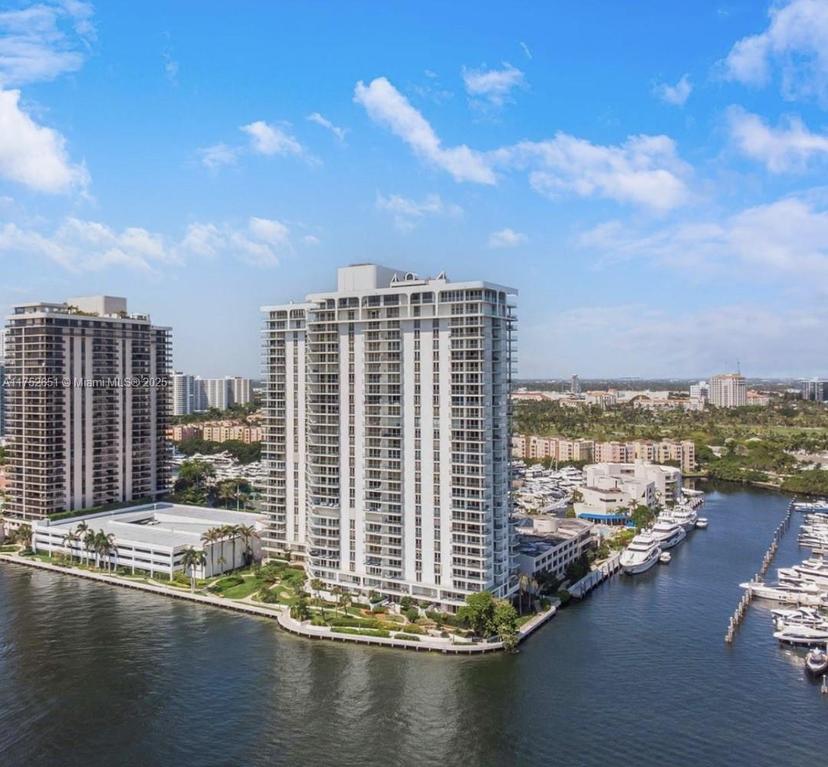 Picture of 19707 Turnberry Way # 21D, Aventura FL 33180