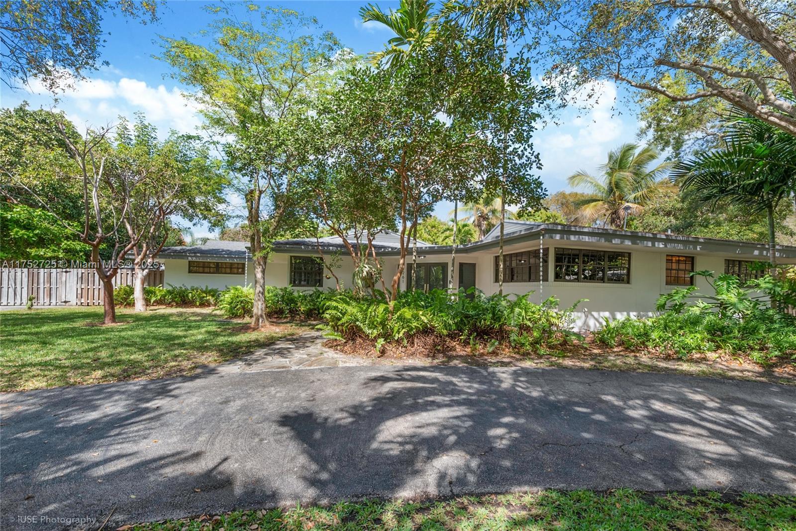 Picture of 7261 SW 134Th Ter, Pinecrest, FL 33156