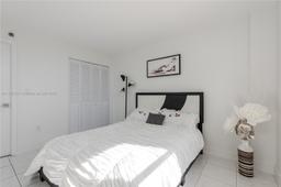 Picture of 210 174Th St # 807, Sunny Isles Beach, FL 33160