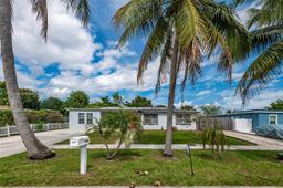 Picture of 148 Riley Ave, Palm Springs, FL 33461