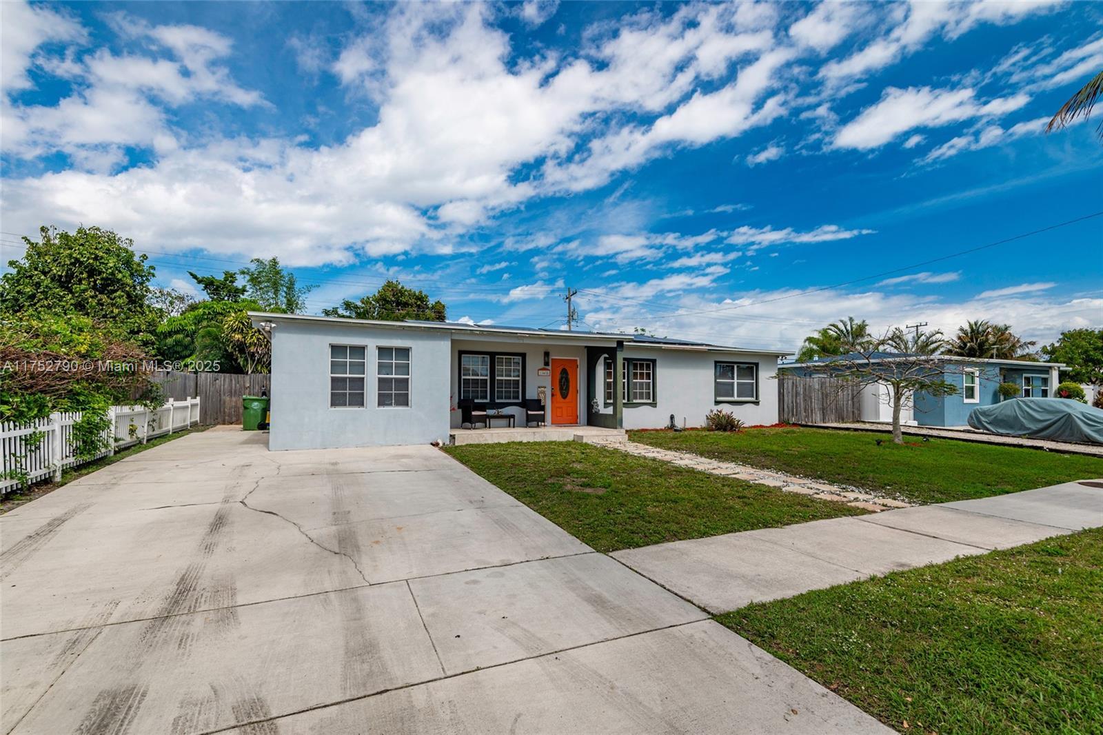 Picture of 148 Riley Ave, Palm Springs, FL 33461