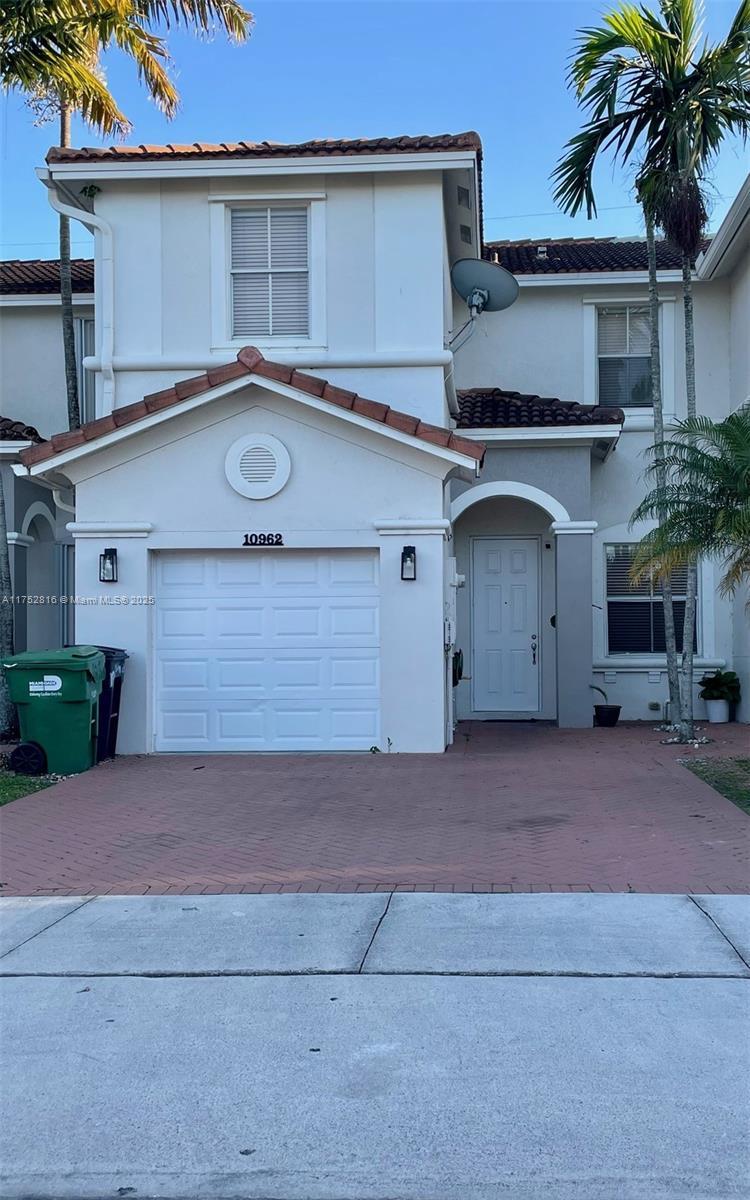 Picture of 10962 SW 247Th Ter # 0, Homestead, FL 33032