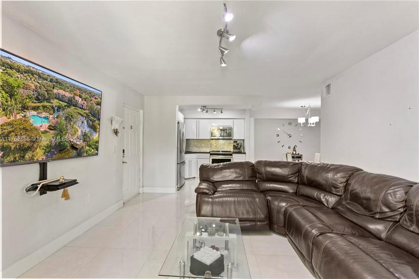 Picture of 12106 Saint Andrews Pl # 204, Miramar FL 33025