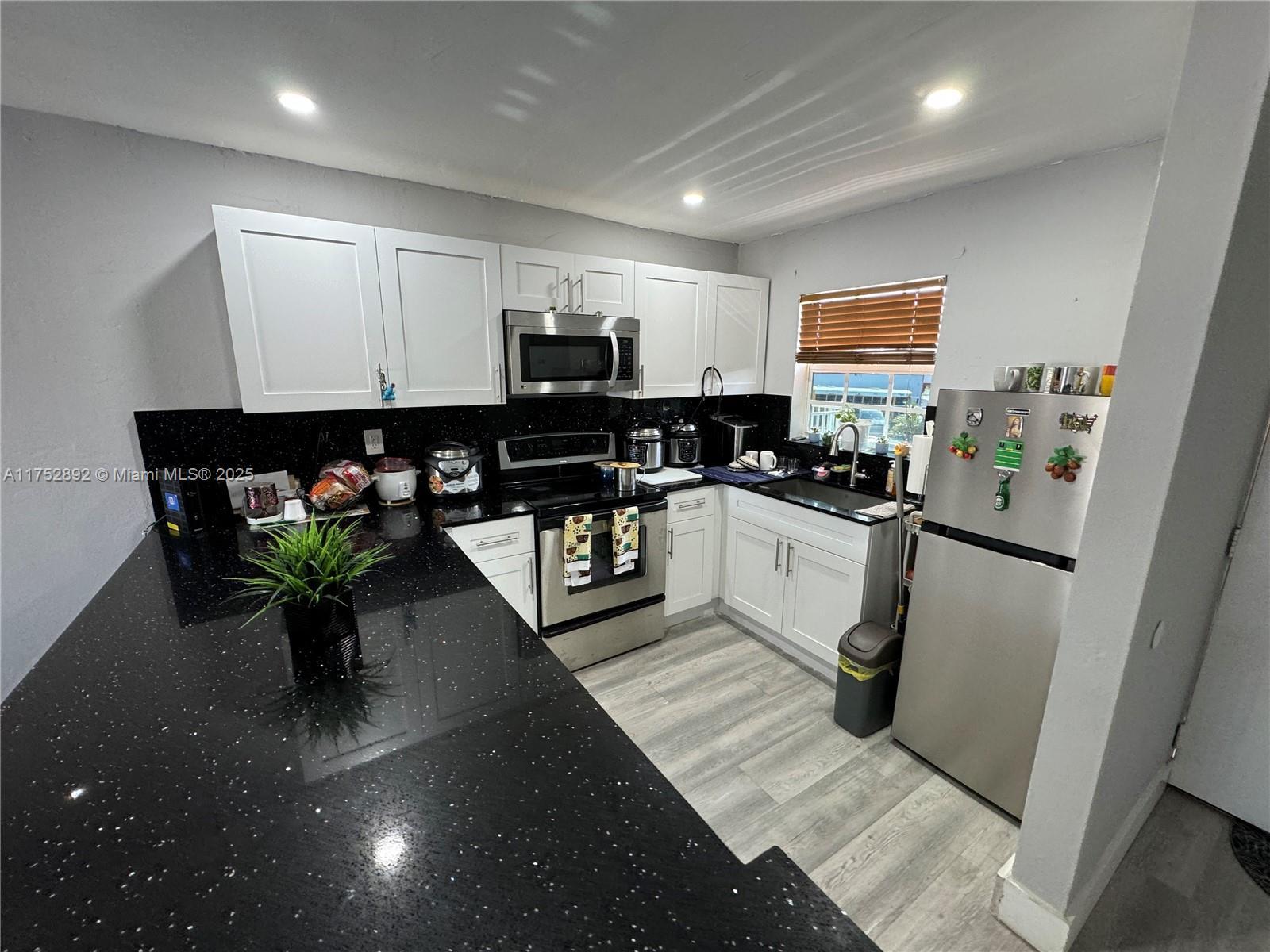 Picture of 6850 W 16Th Dr # 211, Hialeah, FL 33014