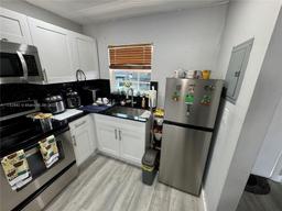 Picture of 6850 W 16Th Dr # 211, Hialeah, FL 33014