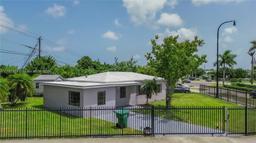 Picture of 14801 Lincoln Blvd, Miami, FL 33176