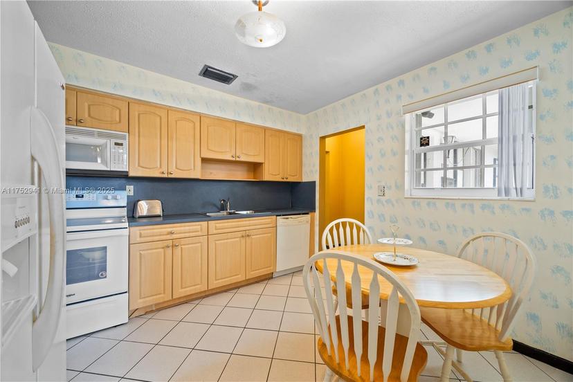 Picture of 19821 NE 13Th Ct, Miami FL 33179