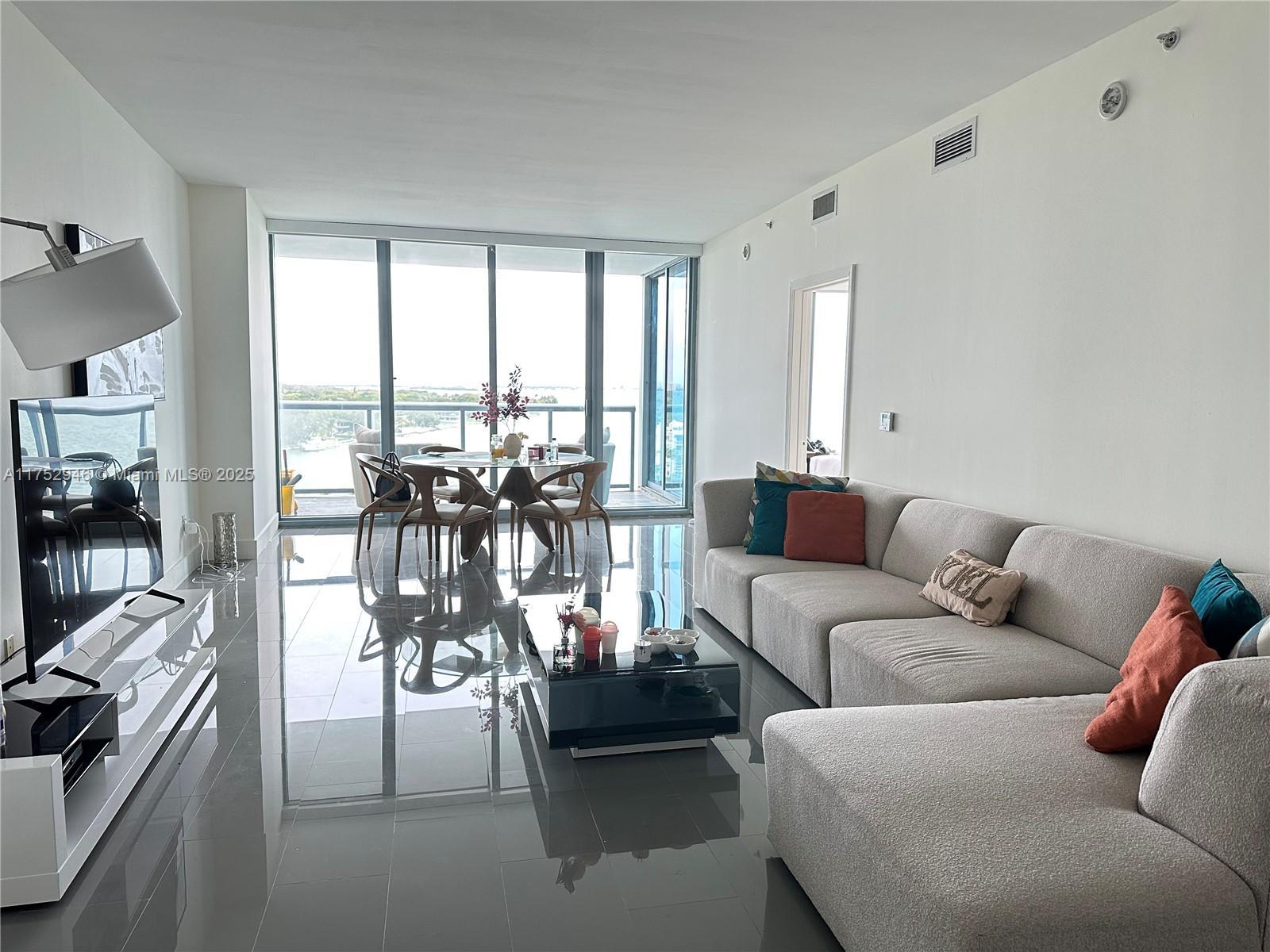 Picture of 601 NE 36Th St # 1009, Miami, FL 33137