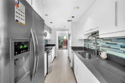 Picture of 3021 Oaktree Ln # 280, Hollywood, FL 33021