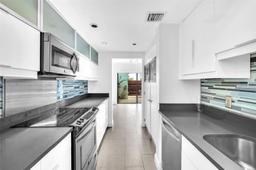 Picture of 3021 Oaktree Ln # 280, Hollywood, FL 33021