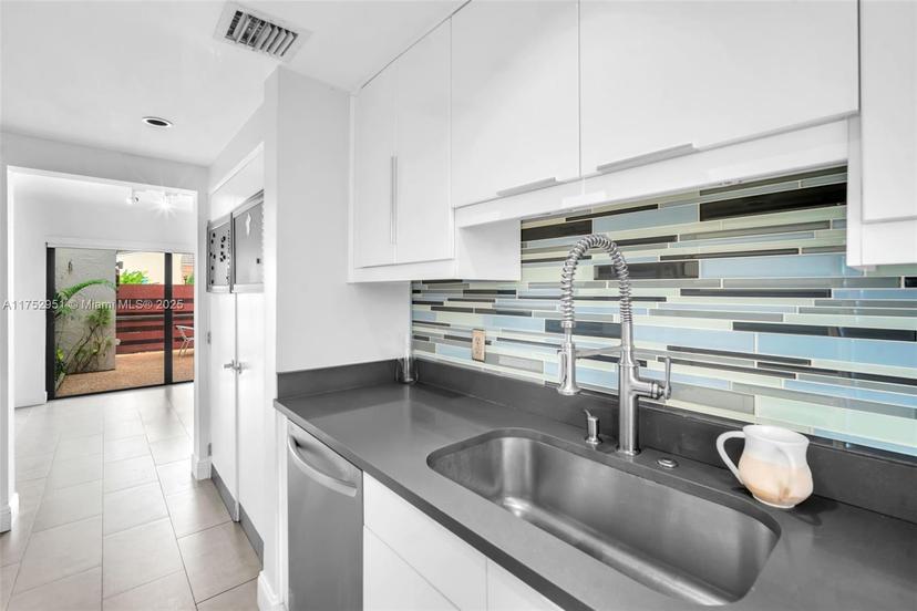 Picture of 3021 Oaktree Ln # 280, Hollywood FL 33021