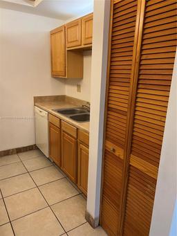 Picture of 4116 NW 88Th Ave # 104, Coral Springs, FL 33065