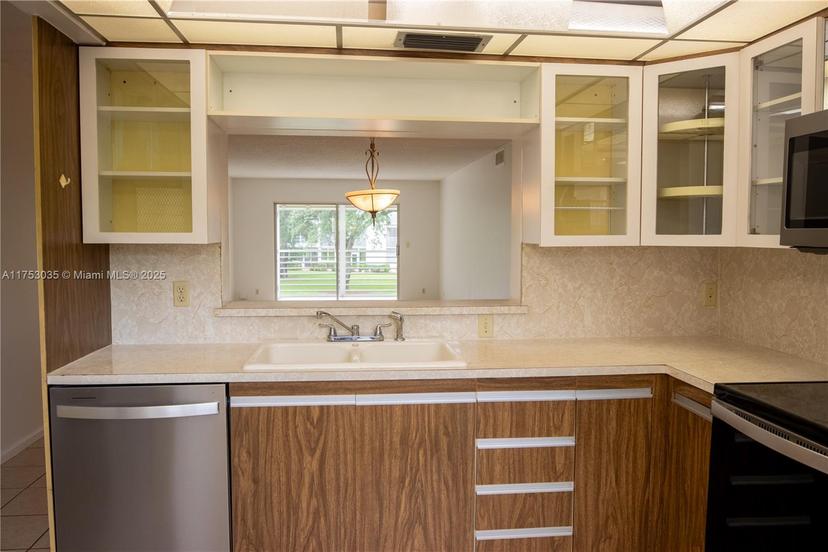 Picture of 2001 Granada Dr # N2, Coconut Creek FL 33066