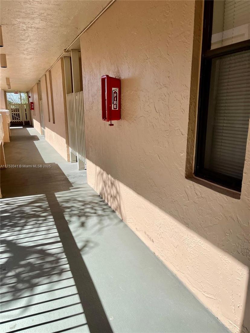Picture of 6800 Cypress Rd # 408, Plantation FL 33317