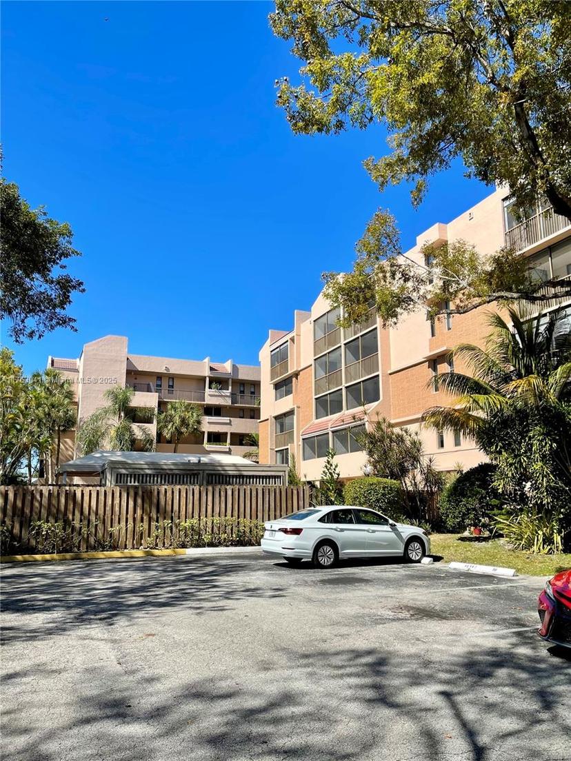 Picture of 6800 Cypress Rd # 408, Plantation FL 33317