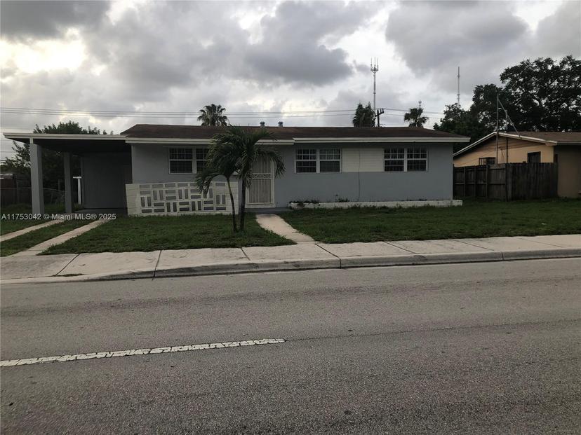 Picture of 801 NW 199 Street, Miami Gardens FL 33169