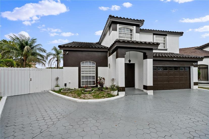 Picture of 19931 NW 82Nd Ct, Hialeah FL 33015