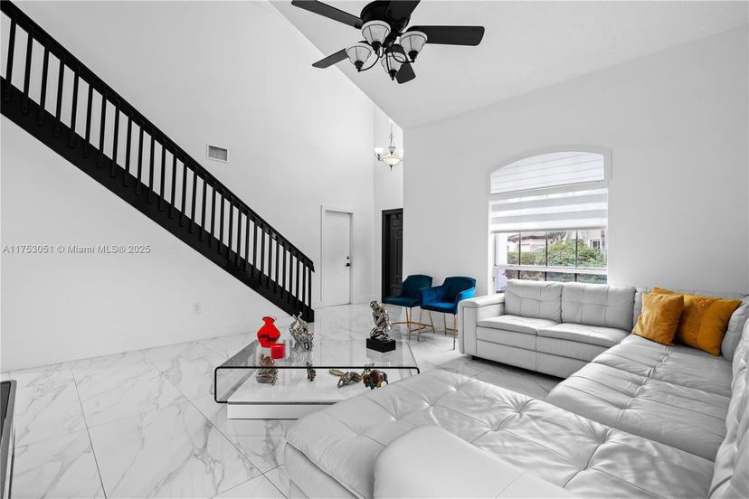 Picture of 19931 NW 82Nd Ct, Hialeah FL 33015