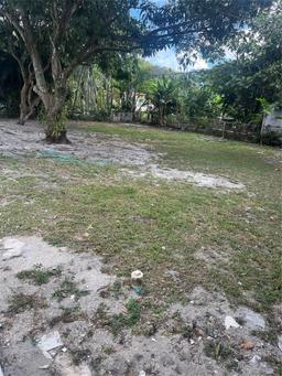Picture of 110 NE 132Nd St, North Miami, FL 33161