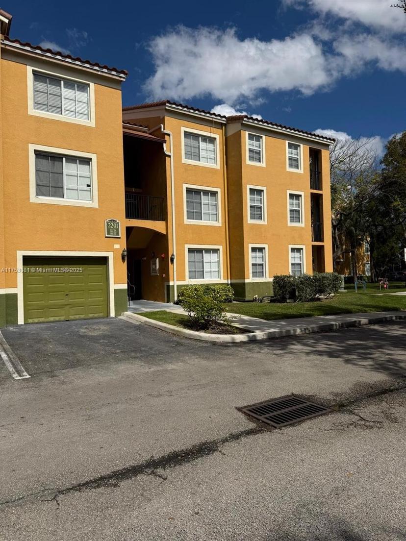 Picture of 2201 W Preserve Way # 108, Miramar FL 33025