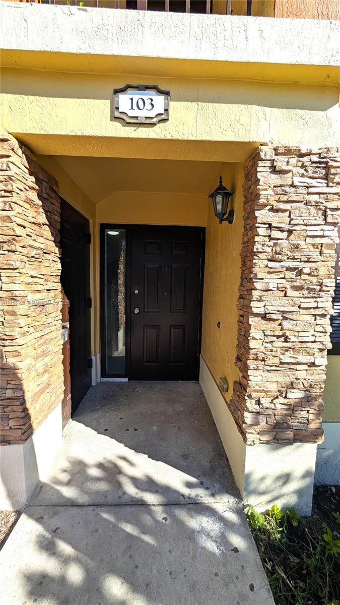 Picture of 3395 NE 9Th St # 103, Homestead FL 33033