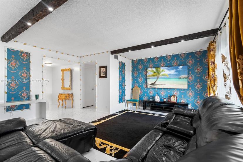 Picture of 3800 Hillcrest Dr # 815, Hollywood FL 33021
