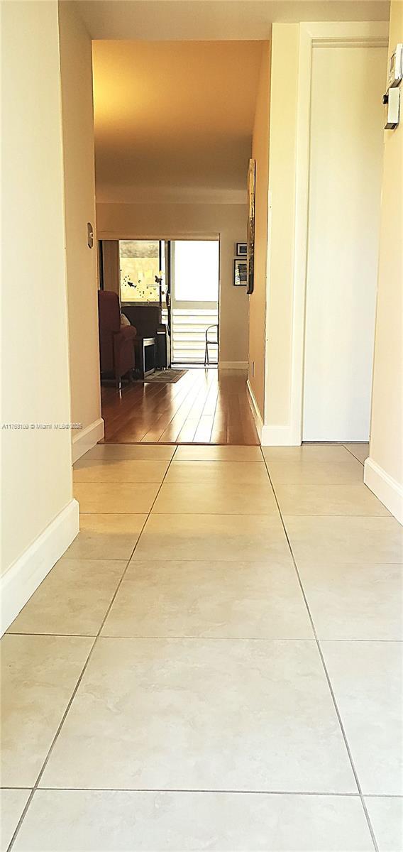 Picture of 10402 Sunrise Lakes Blvd # 312, Sunrise FL 33322