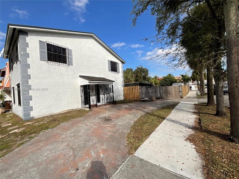 Picture of 1675 W 68Th St, Hialeah FL 33014