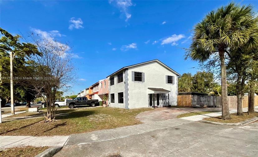 Picture of 1675 W 68Th St, Hialeah FL 33014